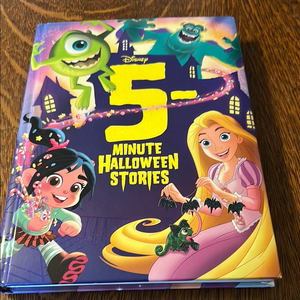 Disney 5 Minute Halloween Stories Book